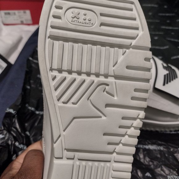 Emporio Armani Sneakers - Picture 7 of 16